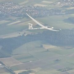 Flugwegposition um 17:28:37: Aufgenommen in der Nähe von Dillingen a.d. Donau, Deutschland in 2332 Meter